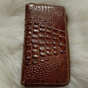 EUC Brahmin Pecan Skylar Leather Zip Around Travel Wallet, Croc Embossed, Nice!